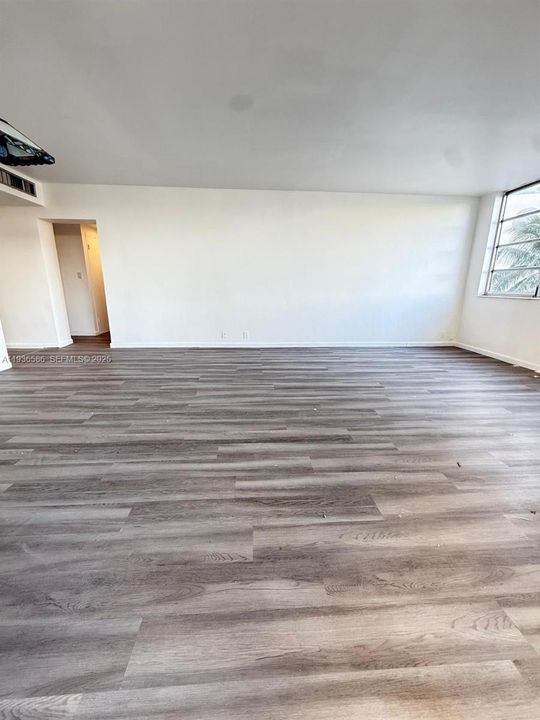 For Rent: $3,200 (2 beds, 2 baths, 1230 Square Feet)