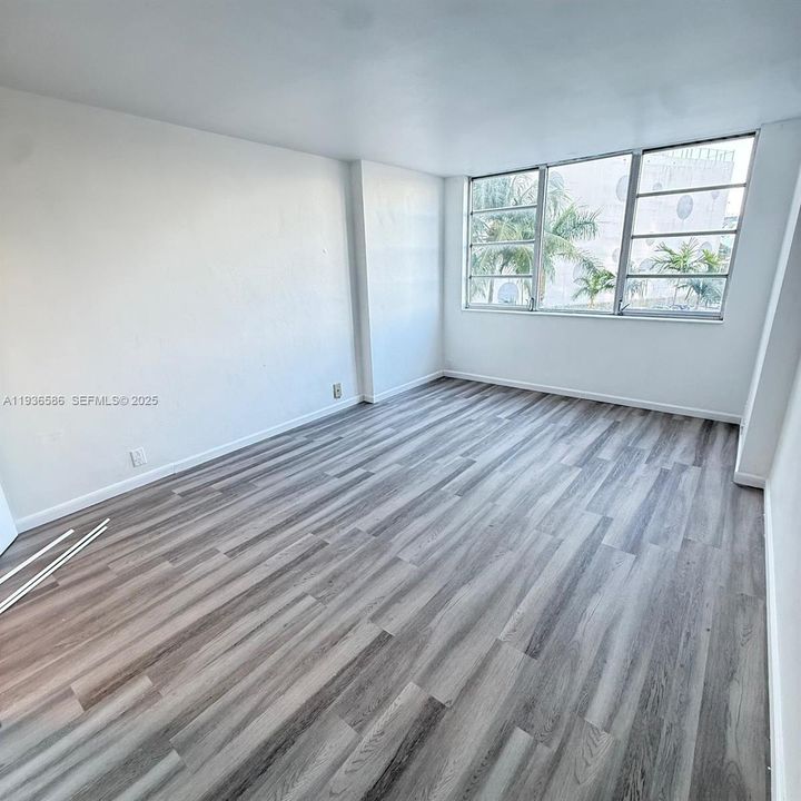 For Rent: $3,200 (2 beds, 2 baths, 1230 Square Feet)