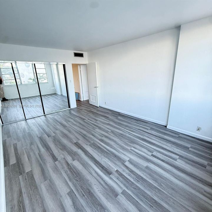 For Rent: $3,200 (2 beds, 2 baths, 1230 Square Feet)