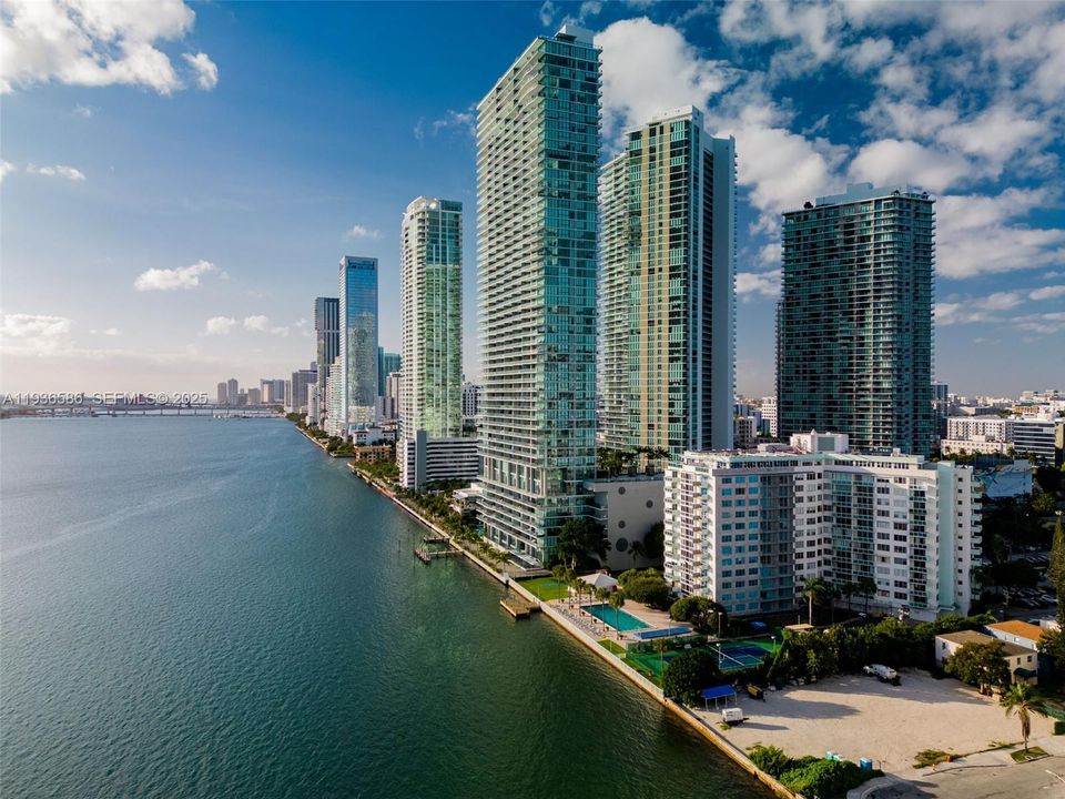 For Rent: $3,200 (2 beds, 2 baths, 1230 Square Feet)