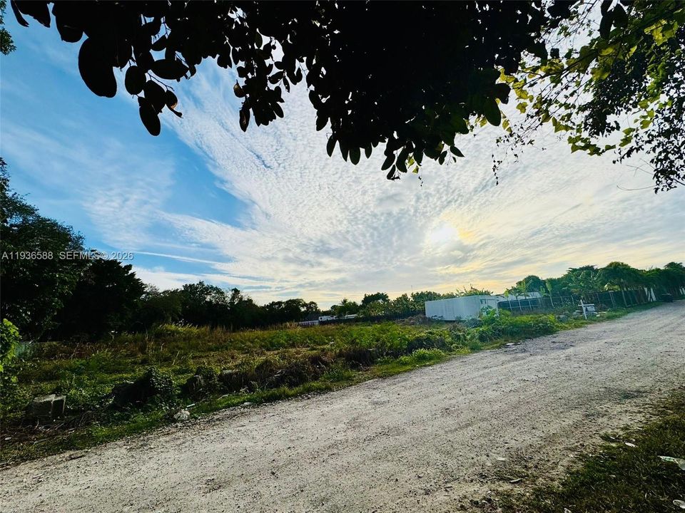 待售: $625,000 (1.00 acres)