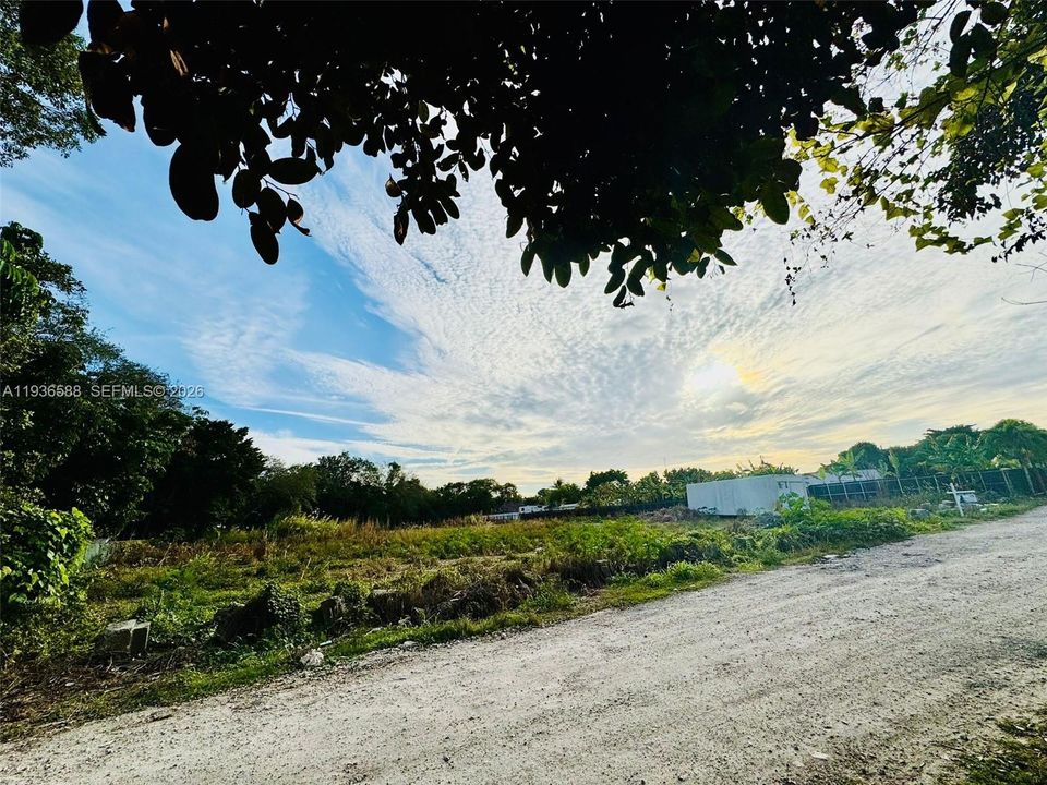 待售: $625,000 (1.00 acres)