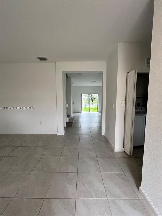 В аренду: $2,550 (3 спален, 2 ванн, 1335 Квадратных фут)