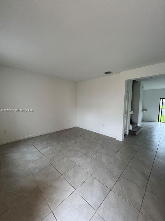 В аренду: $2,550 (3 спален, 2 ванн, 1335 Квадратных фут)