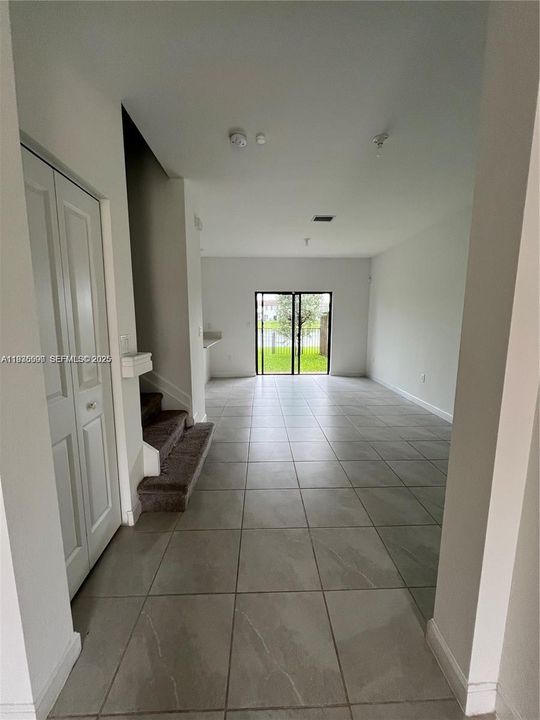 В аренду: $2,550 (3 спален, 2 ванн, 1335 Квадратных фут)