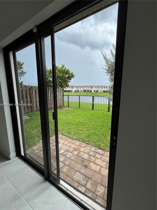 В аренду: $2,550 (3 спален, 2 ванн, 1335 Квадратных фут)