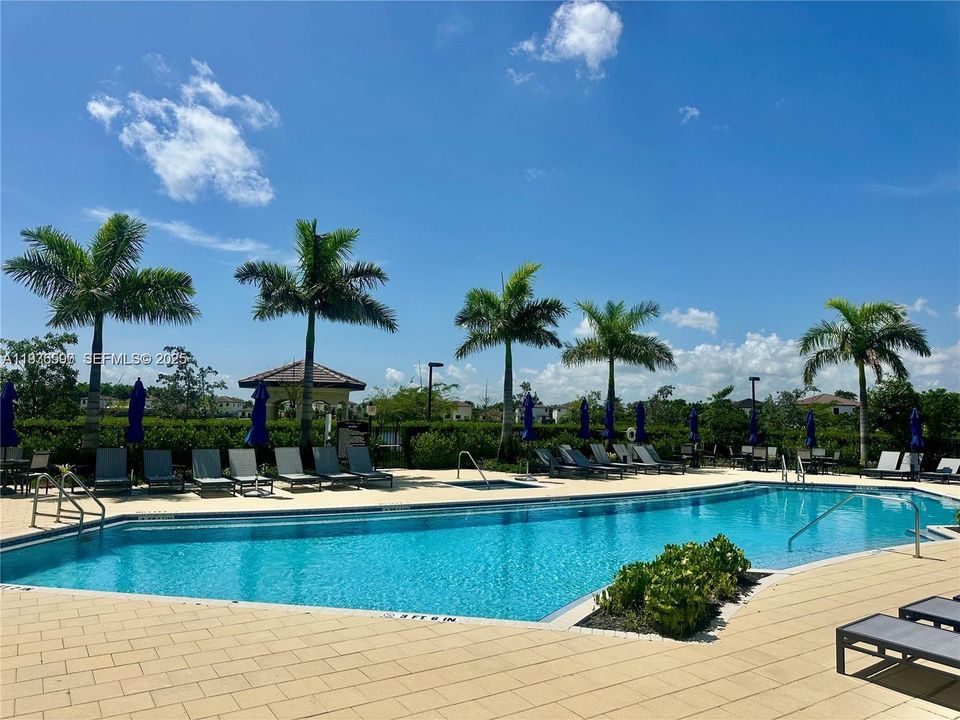 В аренду: $2,550 (3 спален, 2 ванн, 1335 Квадратных фут)