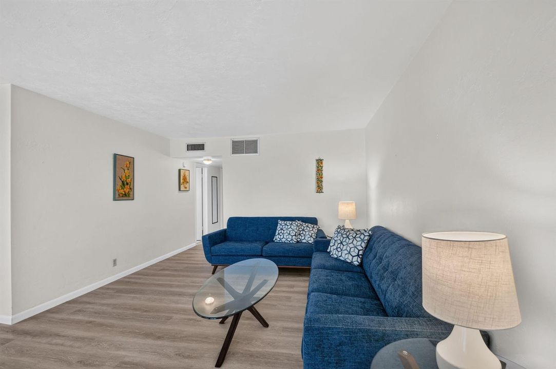 Additional living photos