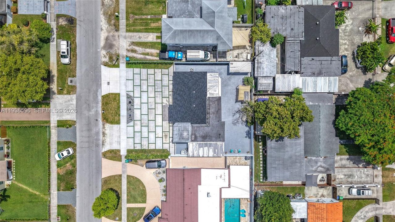 待售: $765,000 (5 贝兹, 3 浴室, 1607 平方英尺)