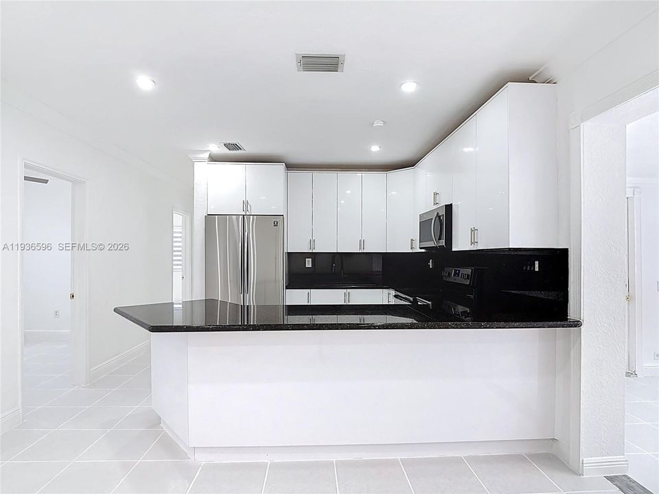 待售: $765,000 (5 贝兹, 3 浴室, 1607 平方英尺)