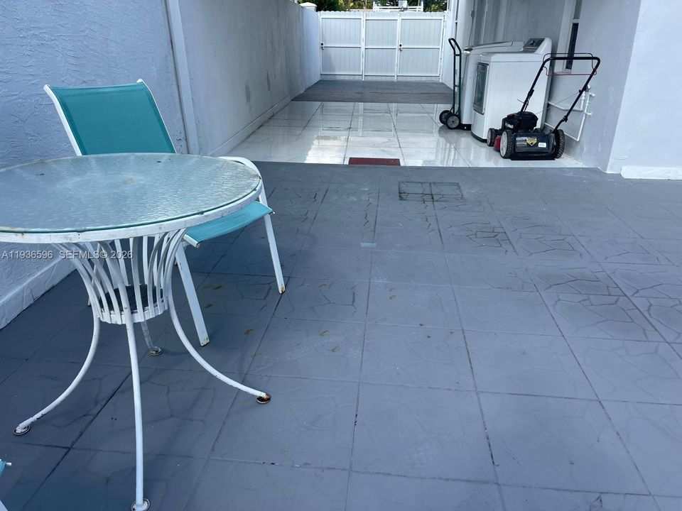 待售: $765,000 (5 贝兹, 3 浴室, 1607 平方英尺)