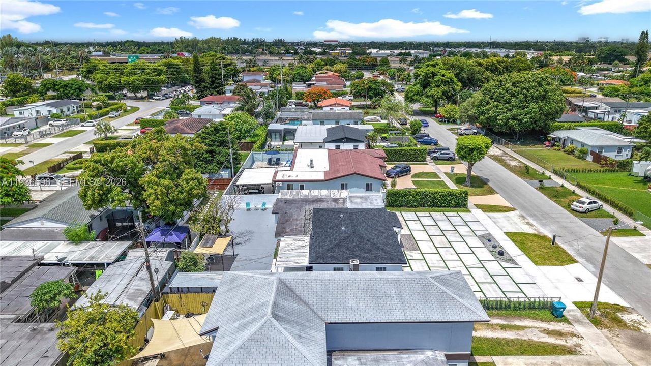 待售: $765,000 (5 贝兹, 3 浴室, 1607 平方英尺)