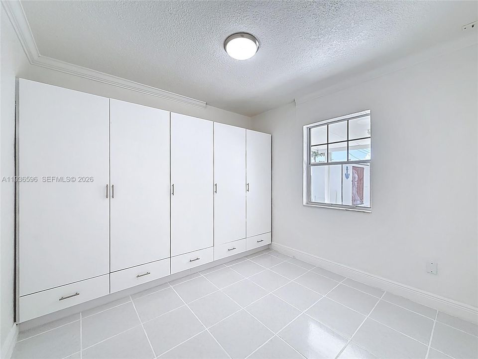 待售: $765,000 (5 贝兹, 3 浴室, 1607 平方英尺)