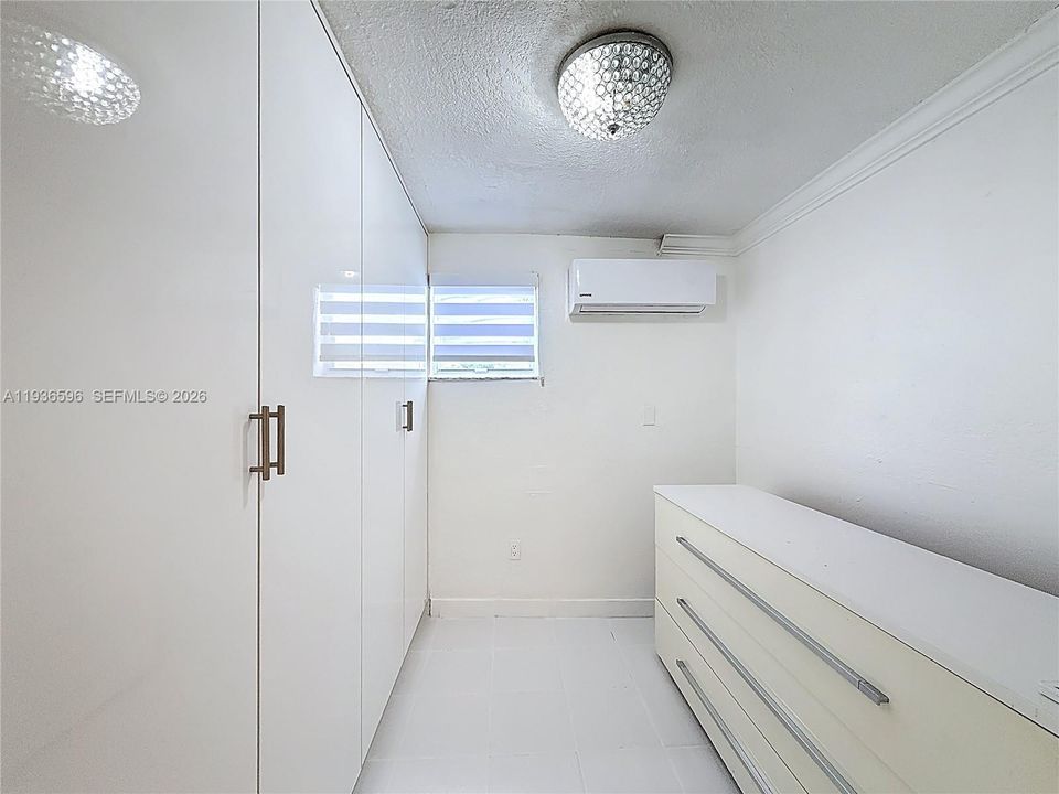 待售: $765,000 (5 贝兹, 3 浴室, 1607 平方英尺)