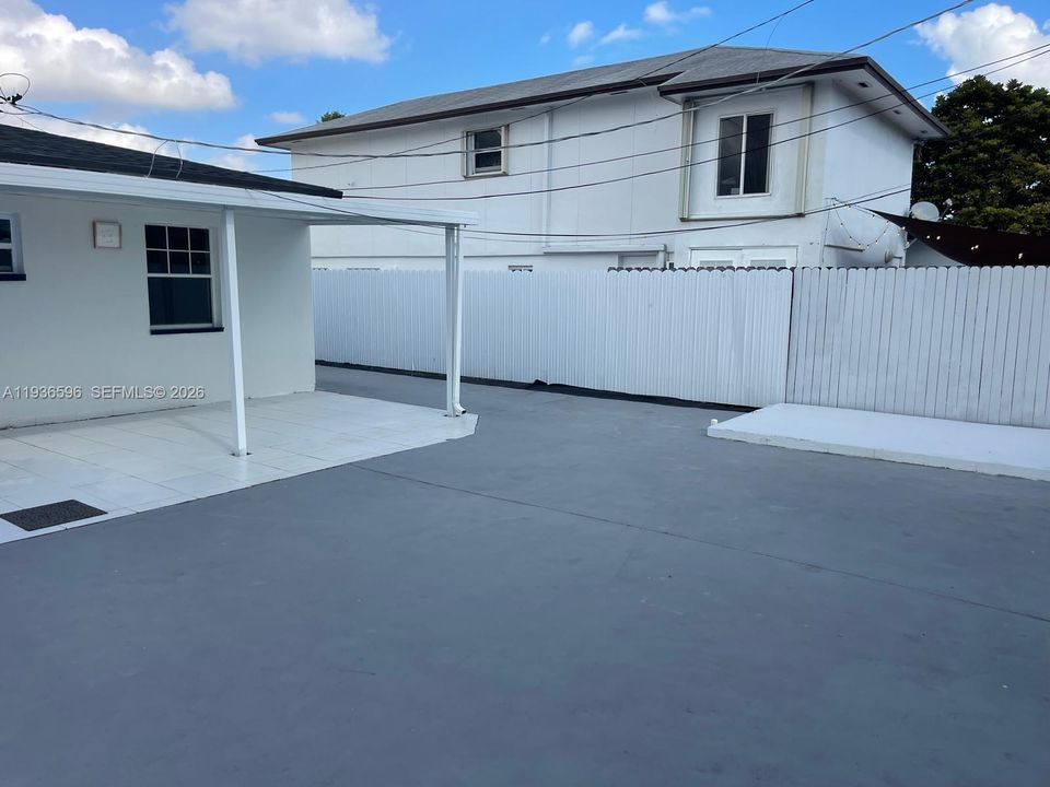 待售: $765,000 (5 贝兹, 3 浴室, 1607 平方英尺)