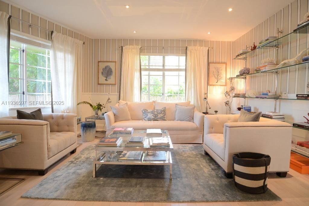 На продажу: $369,000 (1 спален, 1 ванн, 660 Квадратных фут)