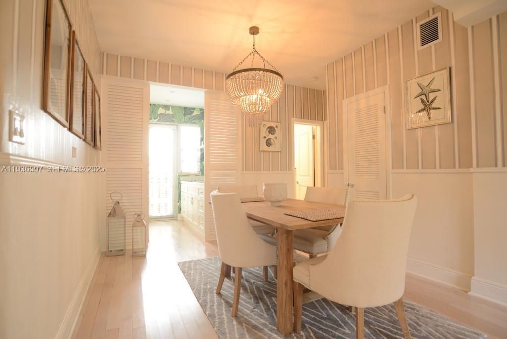 На продажу: $369,000 (1 спален, 1 ванн, 660 Квадратных фут)