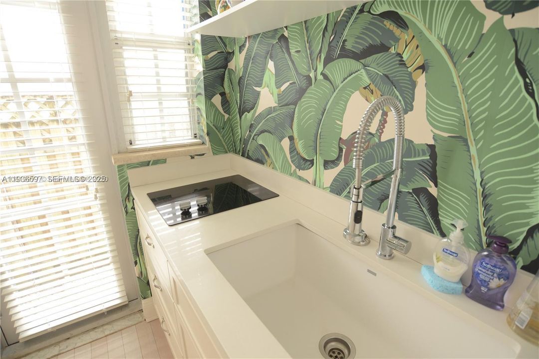 На продажу: $369,000 (1 спален, 1 ванн, 660 Квадратных фут)