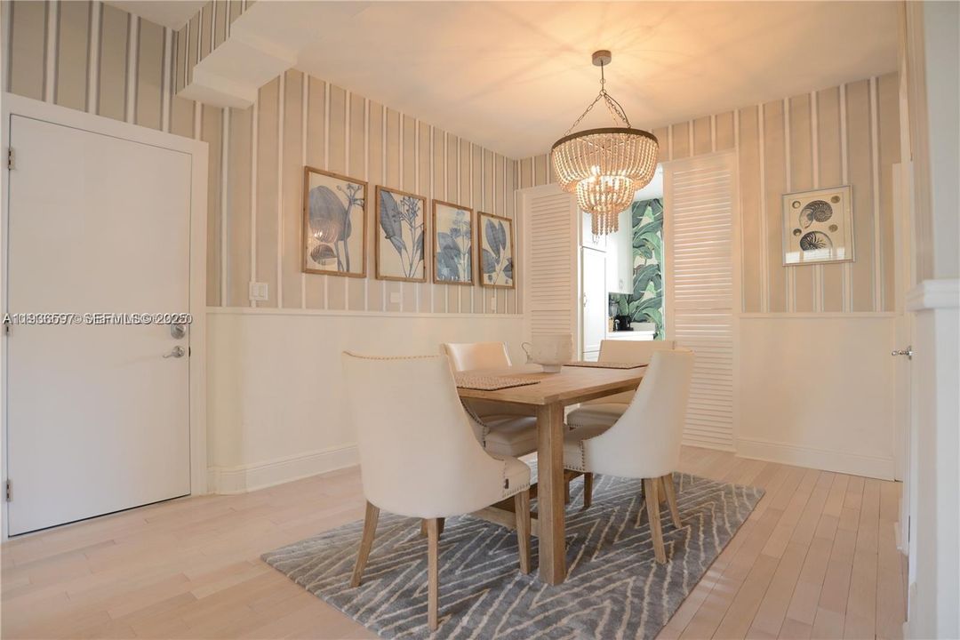 На продажу: $369,000 (1 спален, 1 ванн, 660 Квадратных фут)