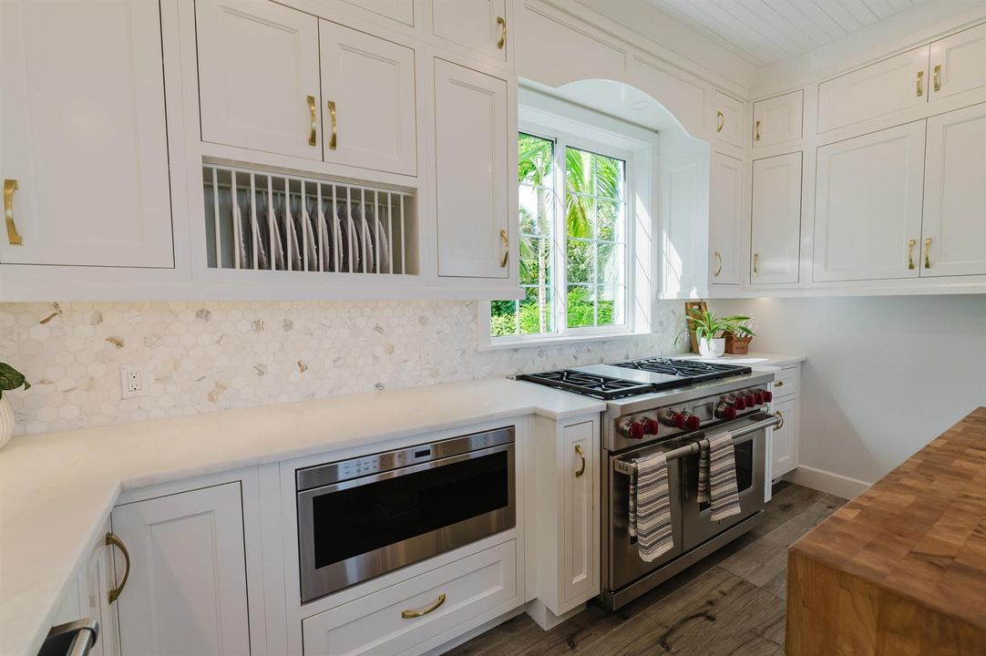 19 Kitchen 3