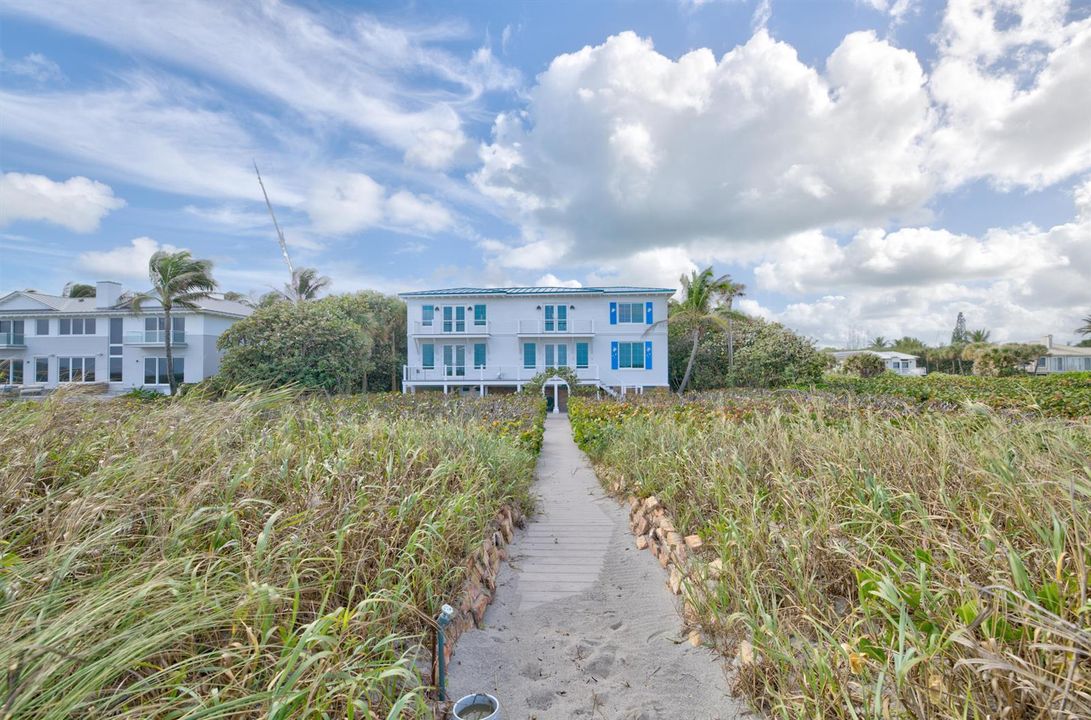 42 Ext Back - Beach access