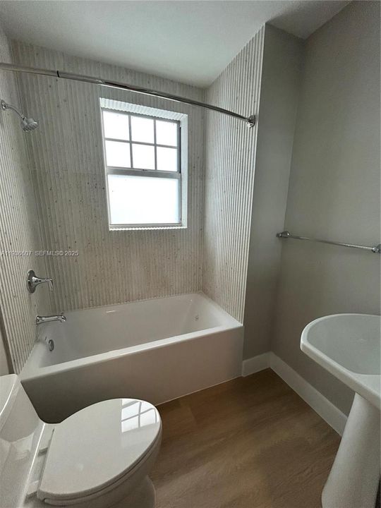 В аренду: $1,800 (0 спален, 1 ванн, 430 Квадратных фут)