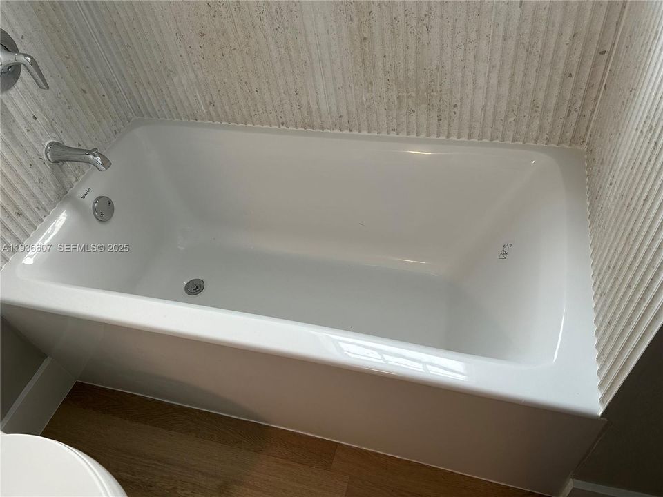 В аренду: $1,800 (0 спален, 1 ванн, 430 Квадратных фут)