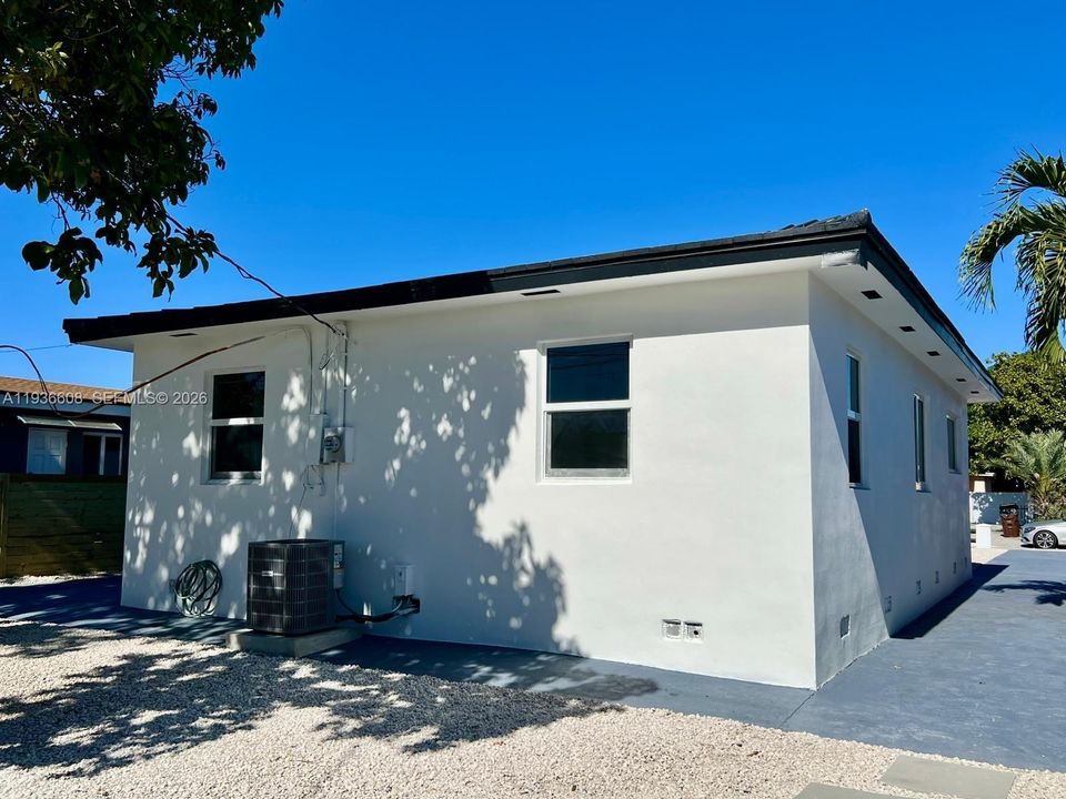 待售: $750,000 (3 贝兹, 3 浴室, 1260 平方英尺)