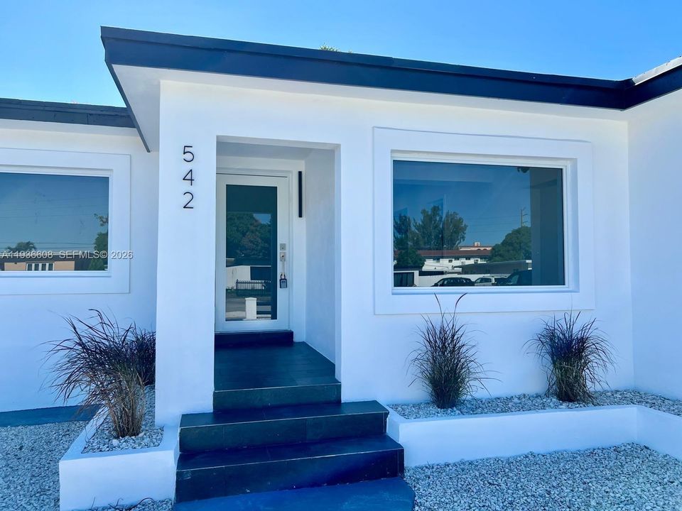 待售: $750,000 (3 贝兹, 3 浴室, 1260 平方英尺)