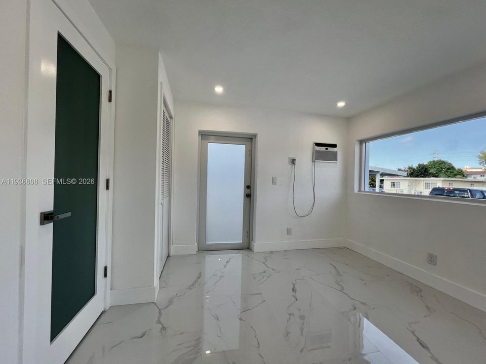 待售: $750,000 (3 贝兹, 3 浴室, 1260 平方英尺)