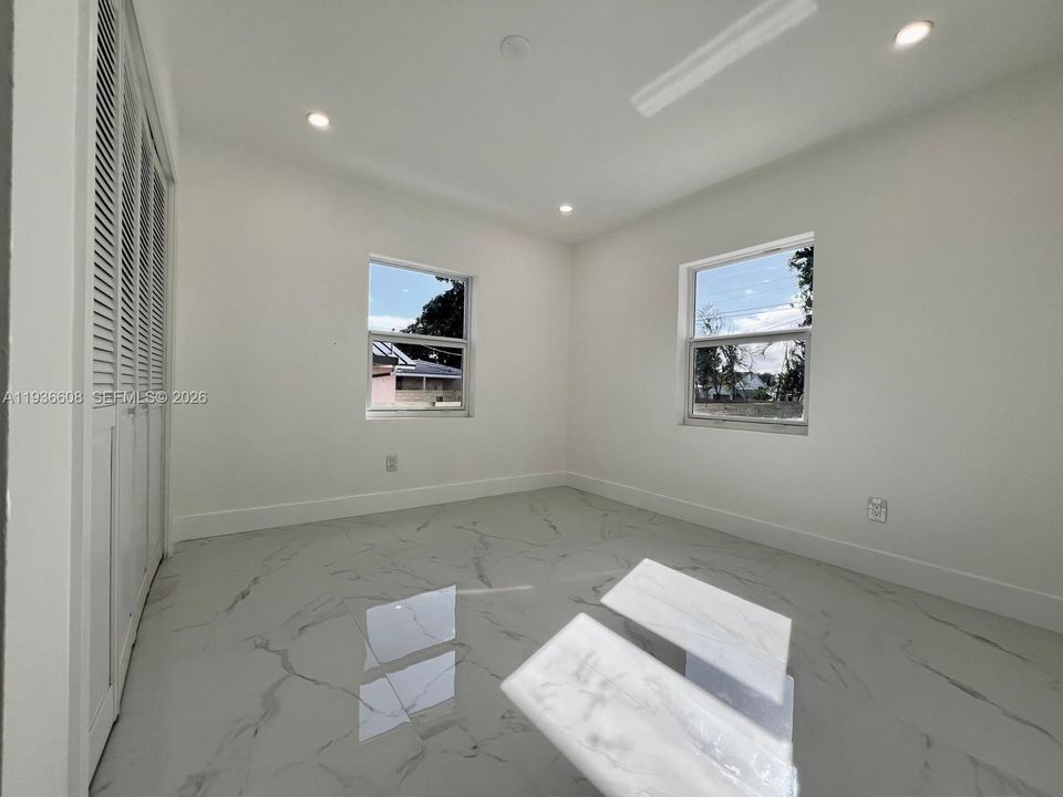 待售: $750,000 (3 贝兹, 3 浴室, 1260 平方英尺)