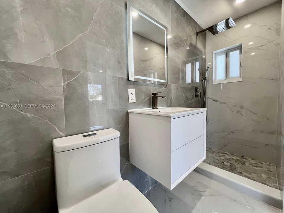 待售: $750,000 (3 贝兹, 3 浴室, 1260 平方英尺)