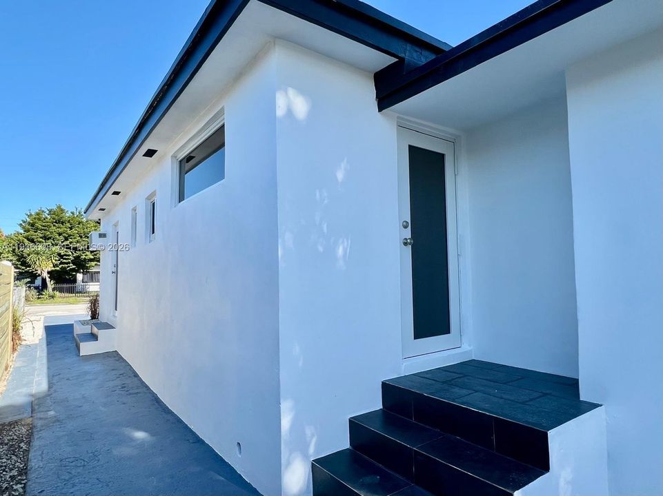 待售: $750,000 (3 贝兹, 3 浴室, 1260 平方英尺)