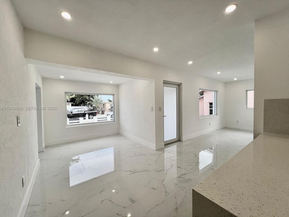 待售: $750,000 (3 贝兹, 3 浴室, 1260 平方英尺)