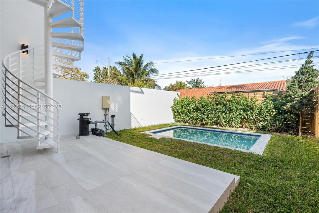 En Renta: $10,000 (3 camas, 3 baños, 2108 Pies cuadrados)