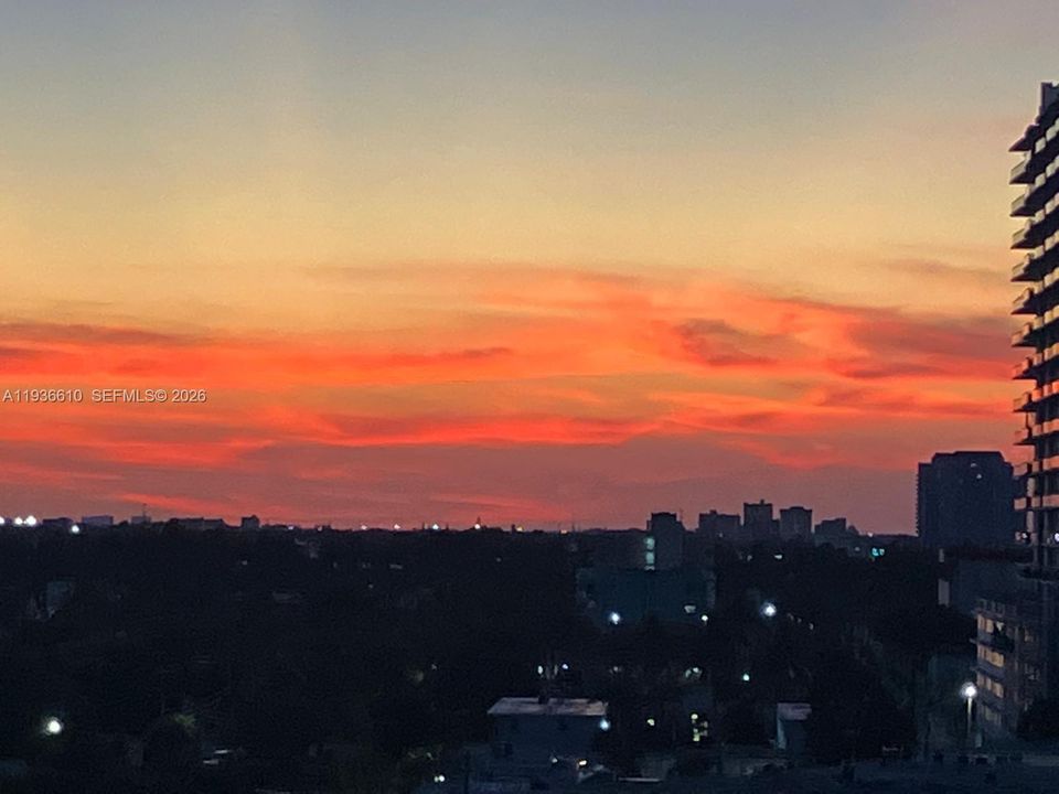 For Rent: $2,999 (2 beds, 2 baths, 1061 Square Feet)