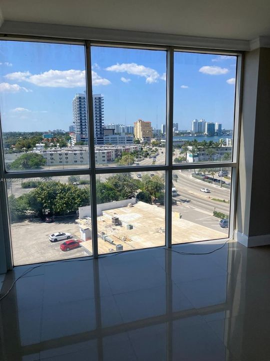 For Rent: $2,999 (2 beds, 2 baths, 1061 Square Feet)