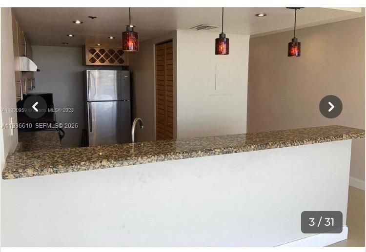 For Rent: $2,999 (2 beds, 2 baths, 1061 Square Feet)