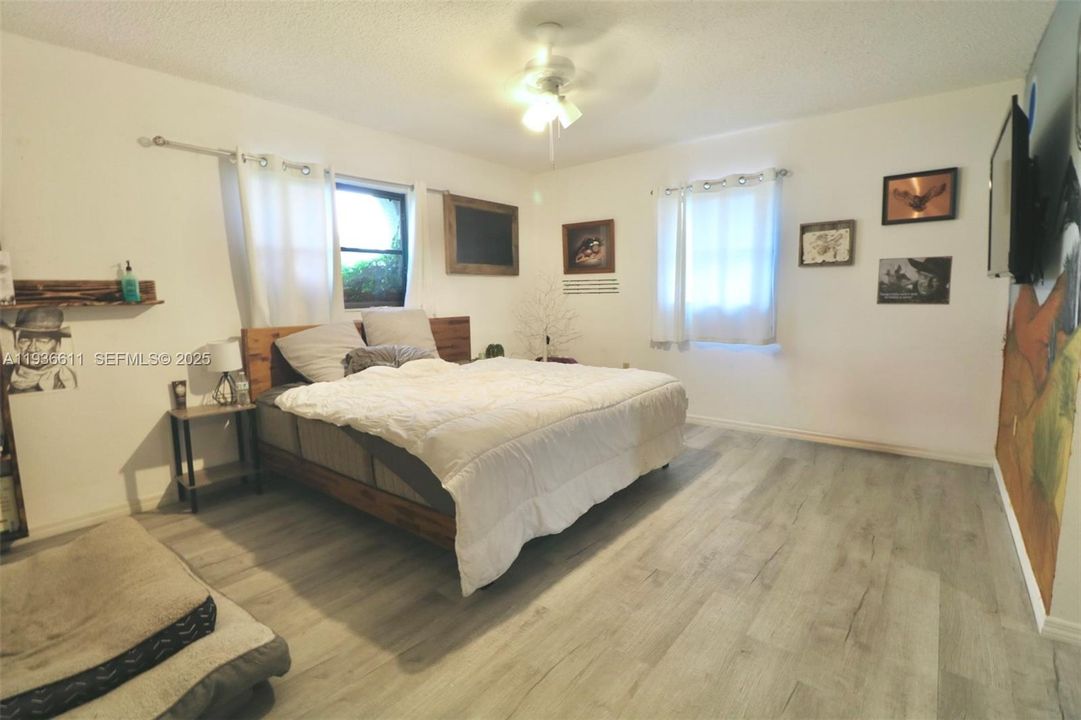 待售: $299,900 (3 贝兹, 2 浴室, 1440 平方英尺)