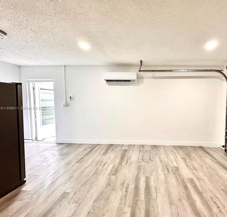 待售: $299,900 (3 贝兹, 2 浴室, 1440 平方英尺)