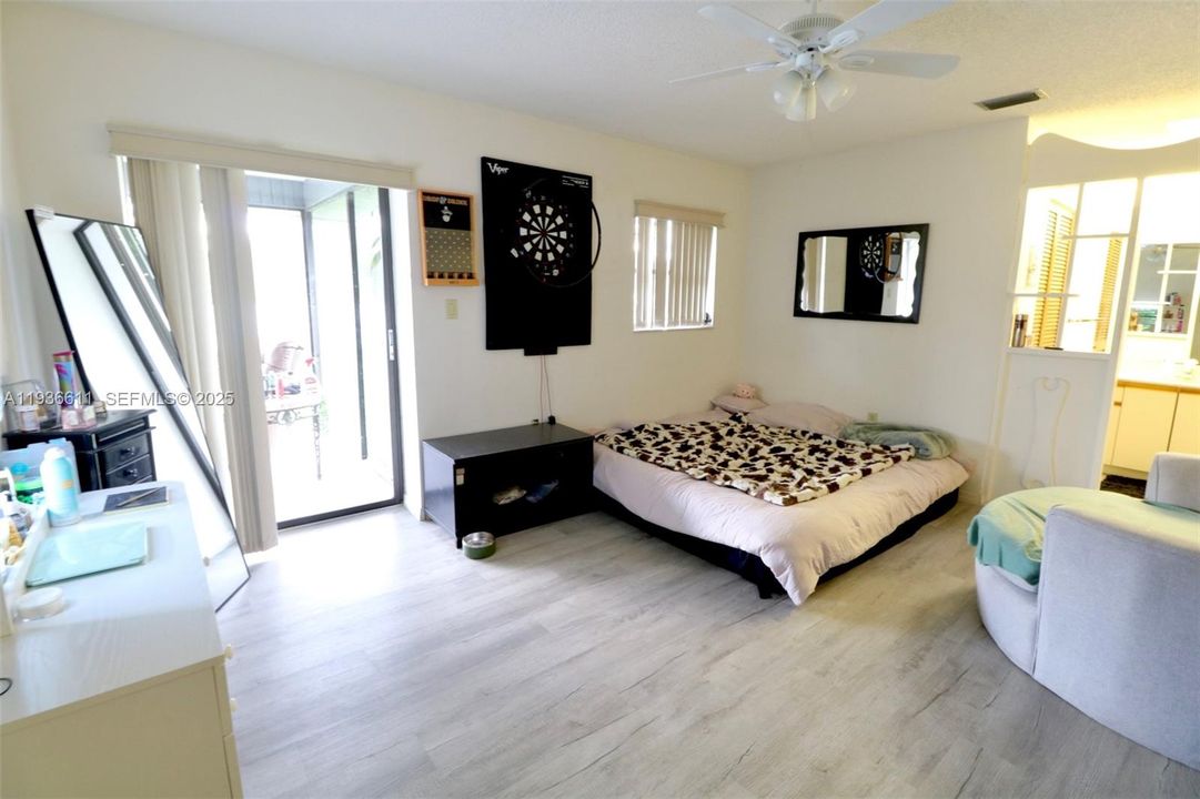 待售: $299,900 (3 贝兹, 2 浴室, 1440 平方英尺)