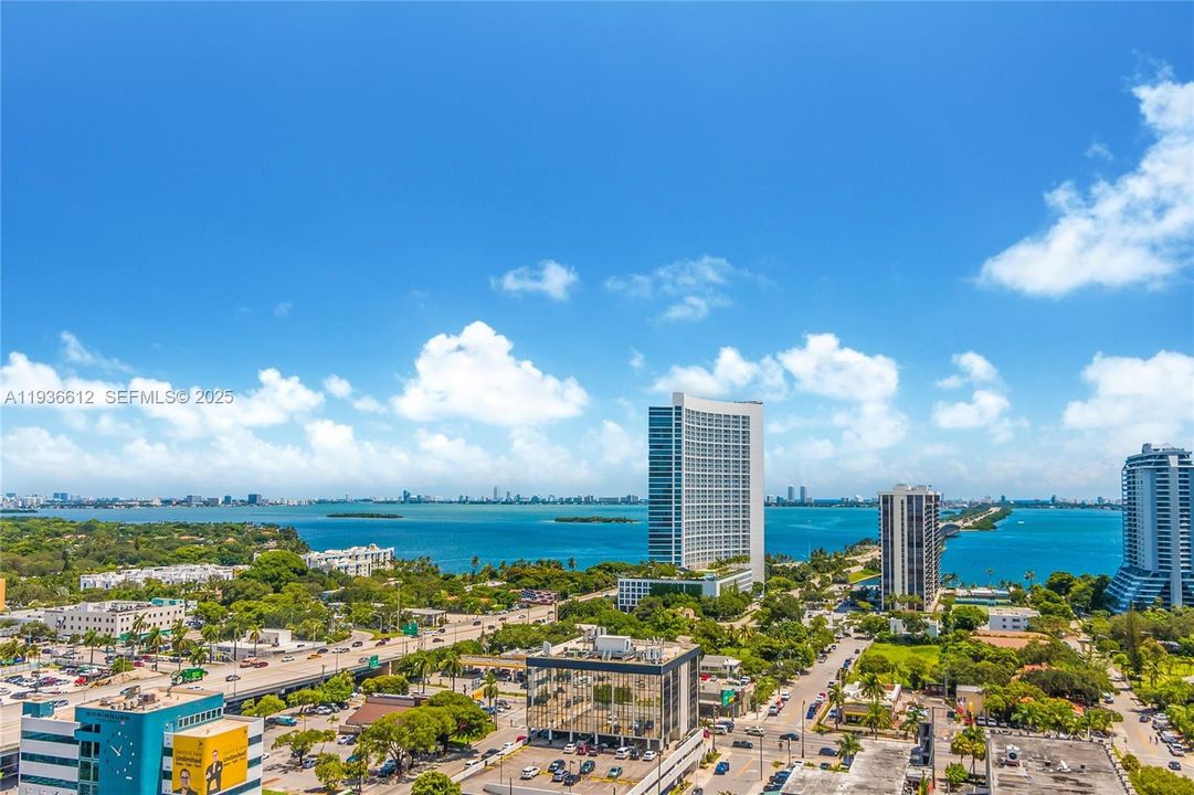 待售: $399,000 (1 贝兹, 1 浴室, 735 平方英尺)