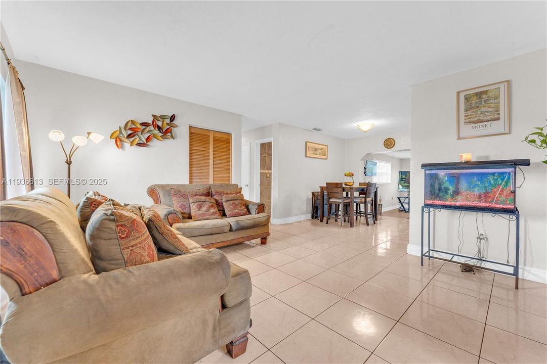 For Sale: $539,000 (4 beds, 1 baths, 1584 Square Feet)