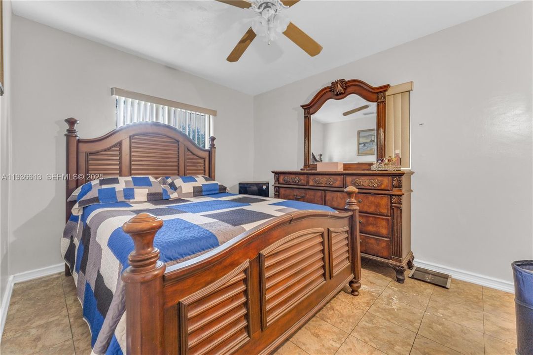 For Sale: $539,000 (4 beds, 1 baths, 1584 Square Feet)