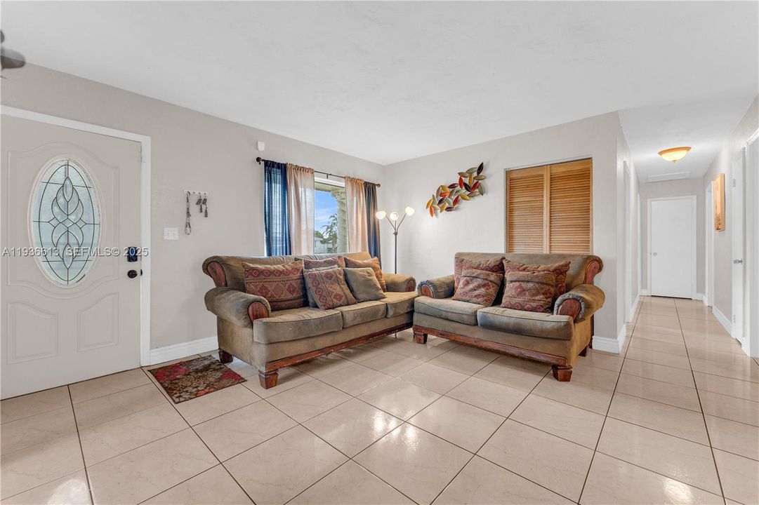 For Sale: $539,000 (4 beds, 1 baths, 1584 Square Feet)