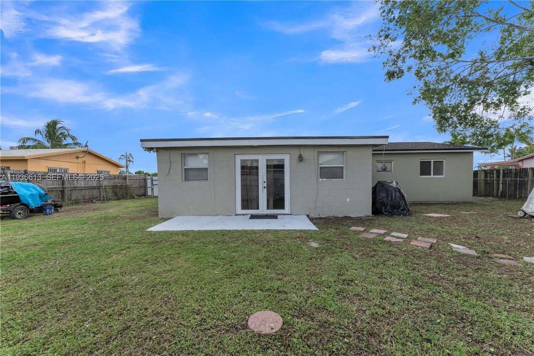 For Sale: $539,000 (4 beds, 1 baths, 1584 Square Feet)