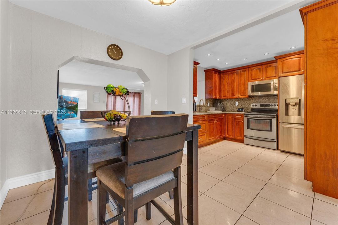 For Sale: $539,000 (4 beds, 1 baths, 1584 Square Feet)