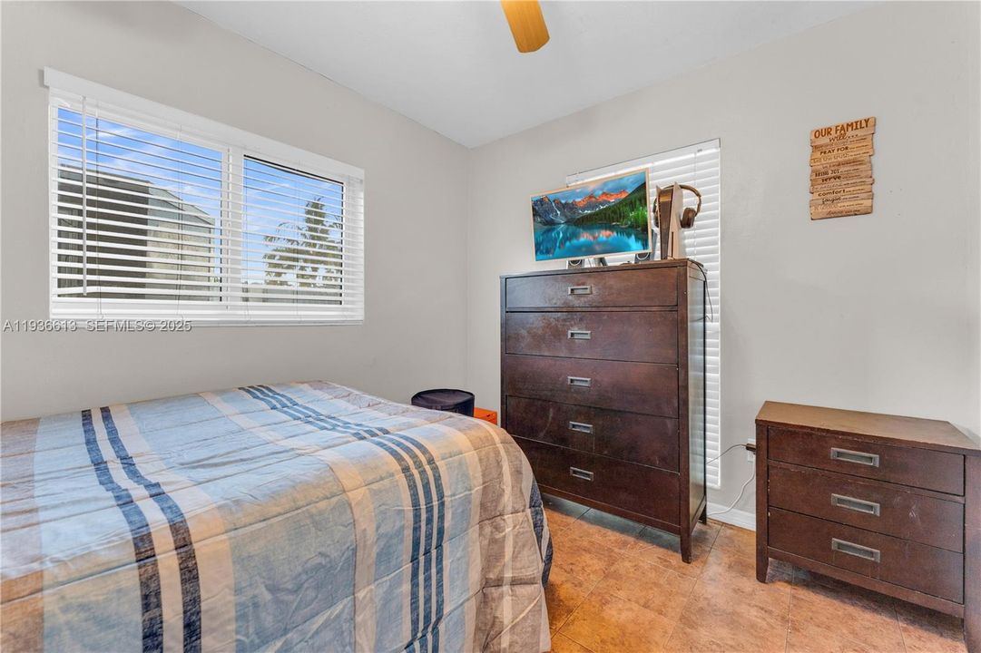 For Sale: $539,000 (4 beds, 1 baths, 1584 Square Feet)