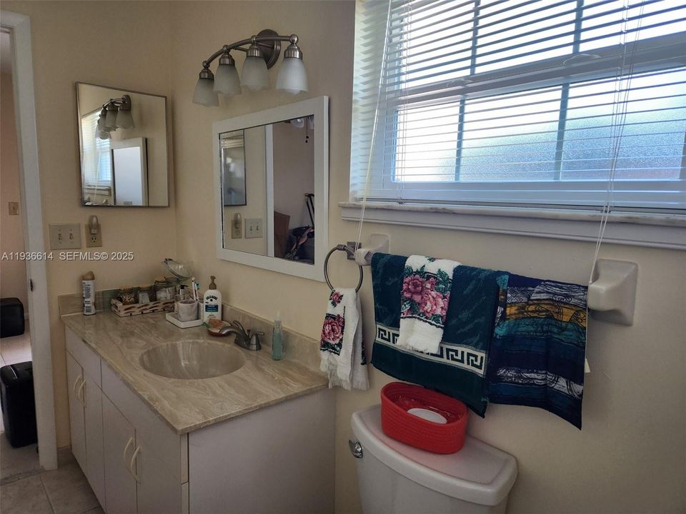 En Venta: $216,000 (2 camas, 2 baños, 1336 Pies cuadrados)