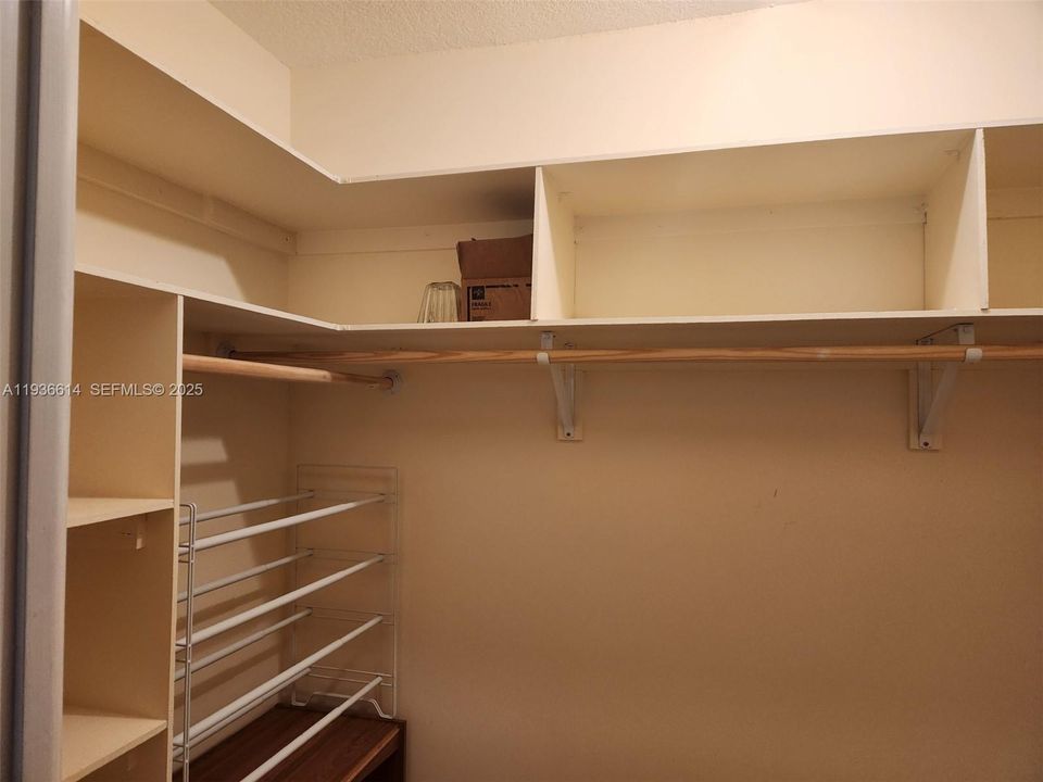 En Venta: $216,000 (2 camas, 2 baños, 1336 Pies cuadrados)